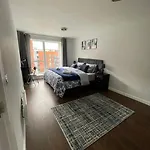 Central Gem Modern Flat&En Suite